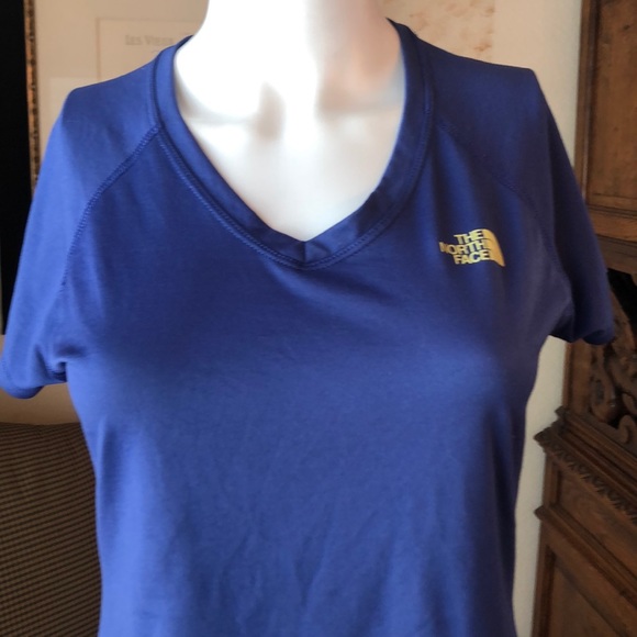The North Face Purple Short sleeve Flash Dry Tee Sz Small - Picture 2 of 15